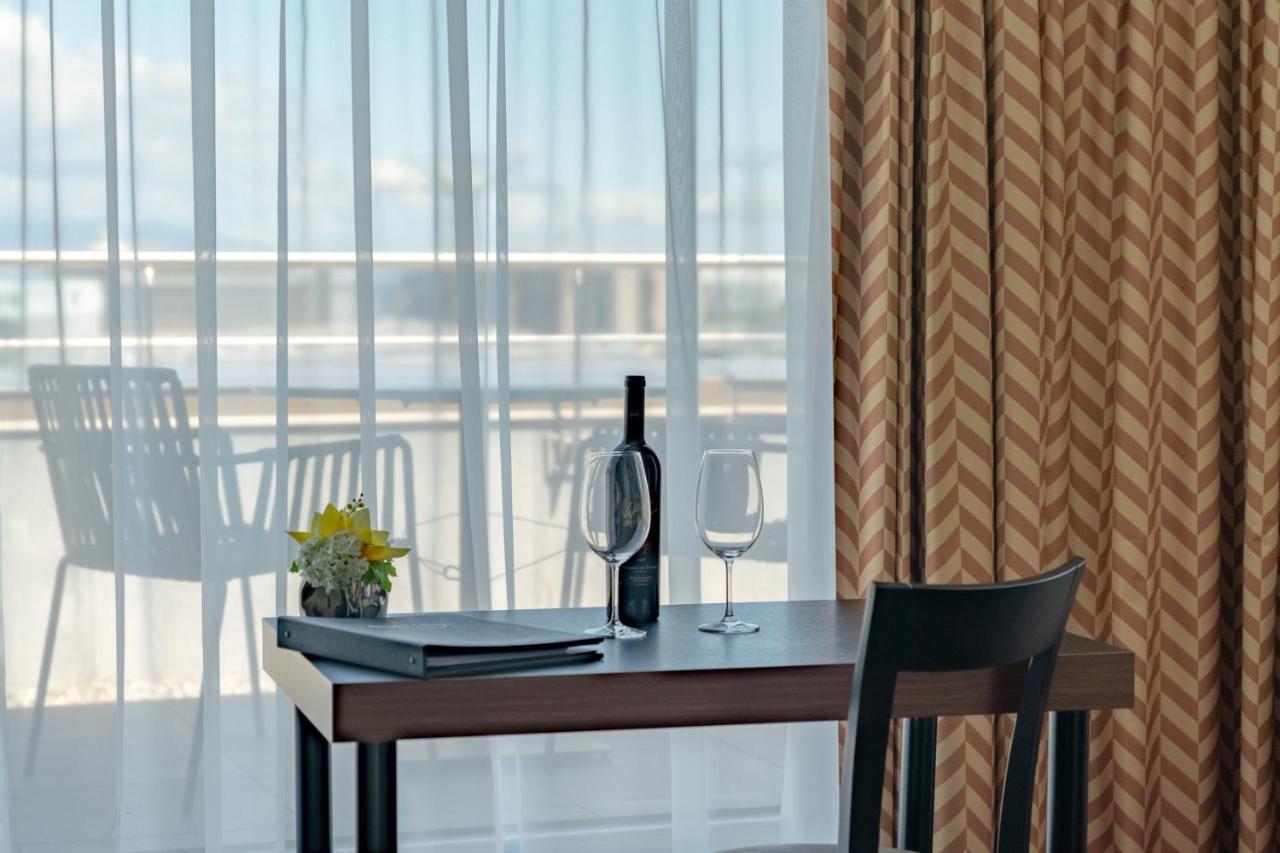 Nash Suites Airport Hotel Le Grand Saconnex Экстерьер фото